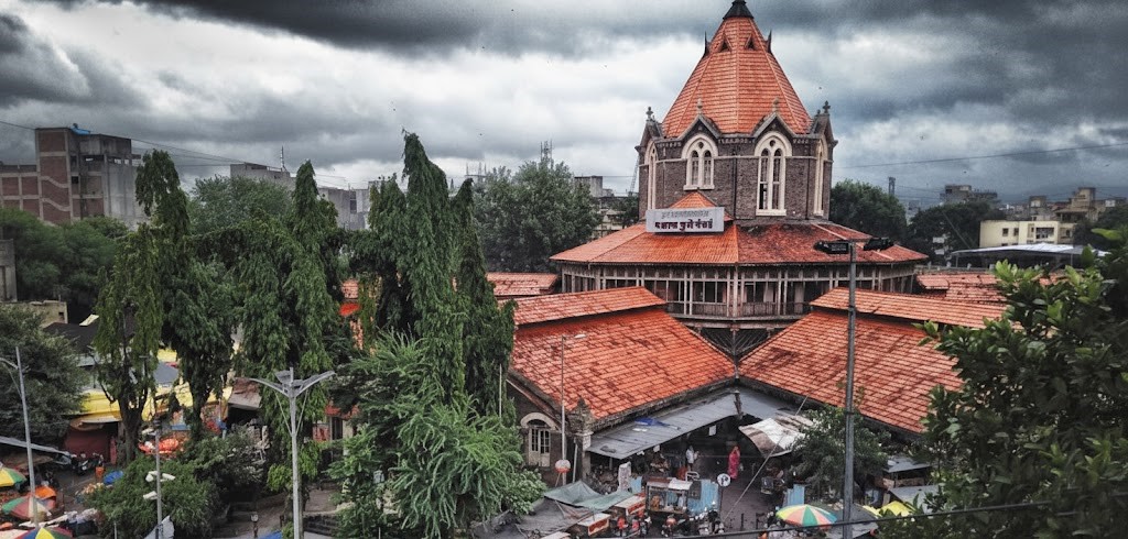 Mahatma Phule Market - Shopping & Markets place in Pune